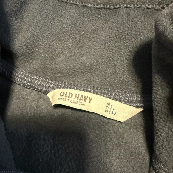 Old Navy Charcoal Fleece Pullover - Picture 2 of 2